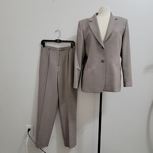 Pendleton Light Gray Men's Suit